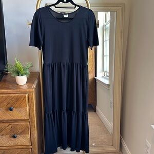 JDY Jacqueline de Yong black short sleeve midi dress (medium) ✨